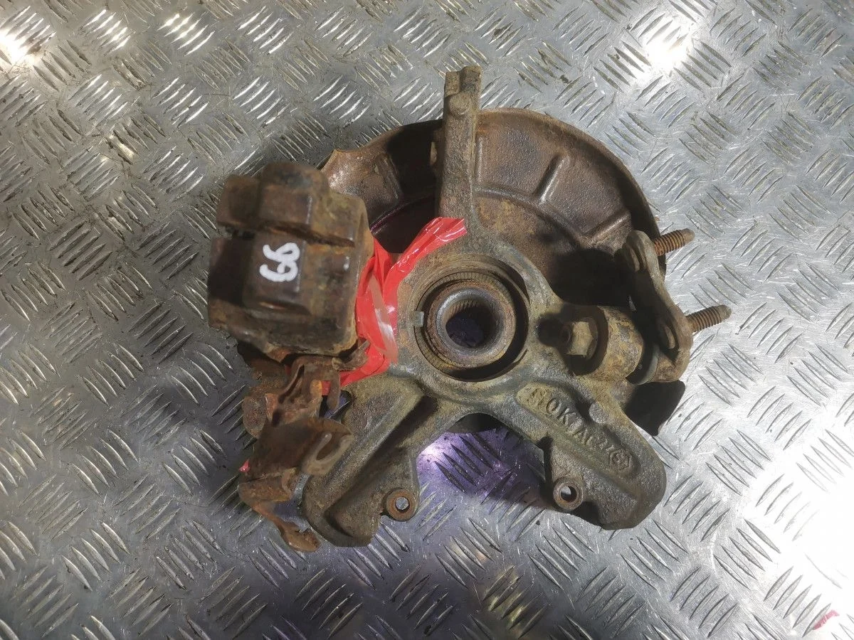 Кулак поворотный передний правый Skoda Fabia II