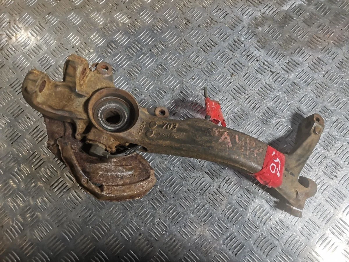 Поворотный кулак передний левый Audi Allroad