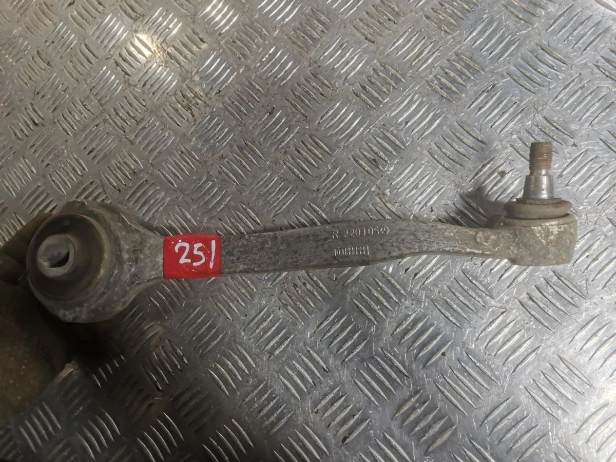 Рычаг передний верхний правый Мерседес W203