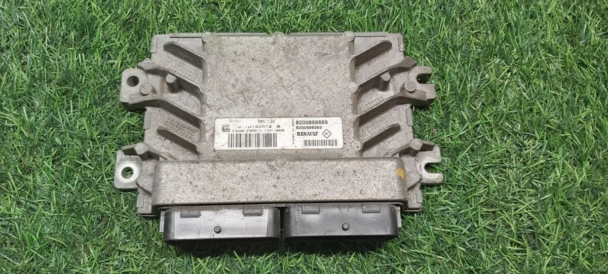 Блок управления двигателем Renault Sandero