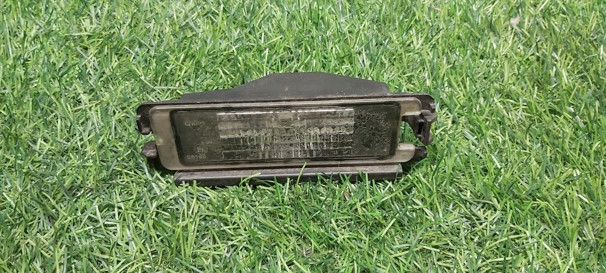 Фонарь подсветки номера Renault LoganSandero 2