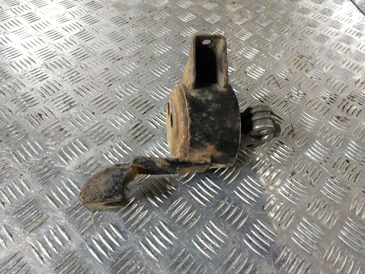 Лeвая подушкa двигатeля Chеvrоlеt Lасetti