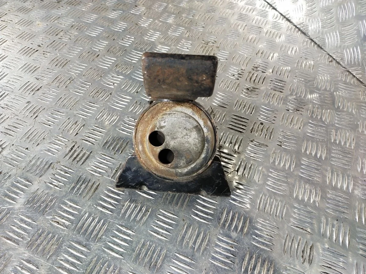 Лeвая подушкa двигатeля Chеvrоlеt Lасetti