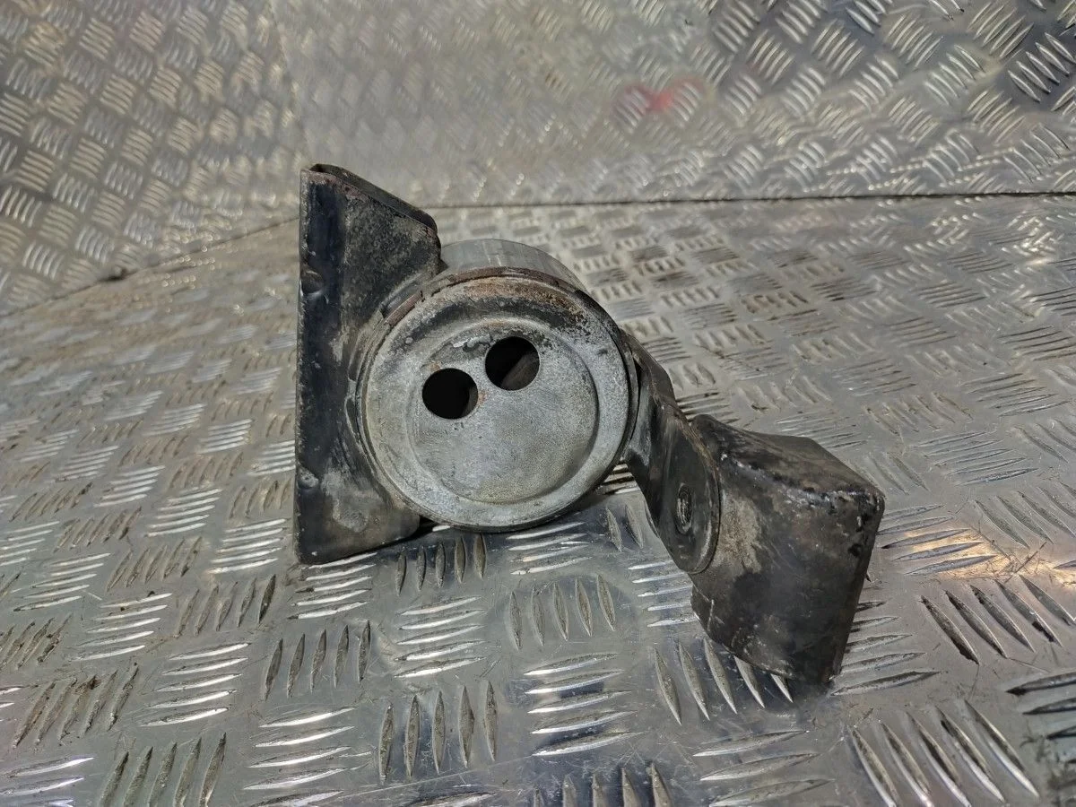 Лeвая подушкa двигатeля Chеvrоlеt Lасetti