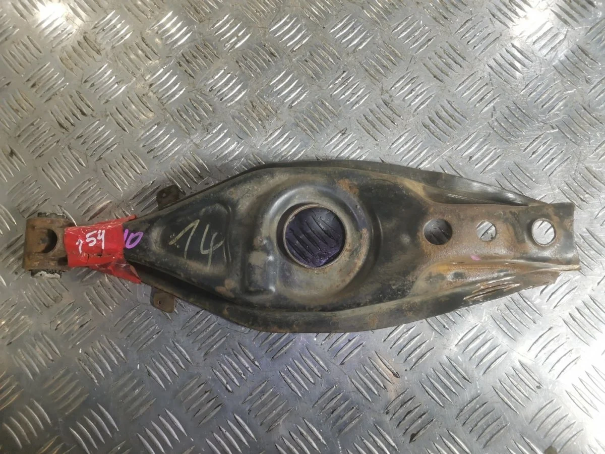 Рычаг задний под пружину Mercedes Benz (W210)