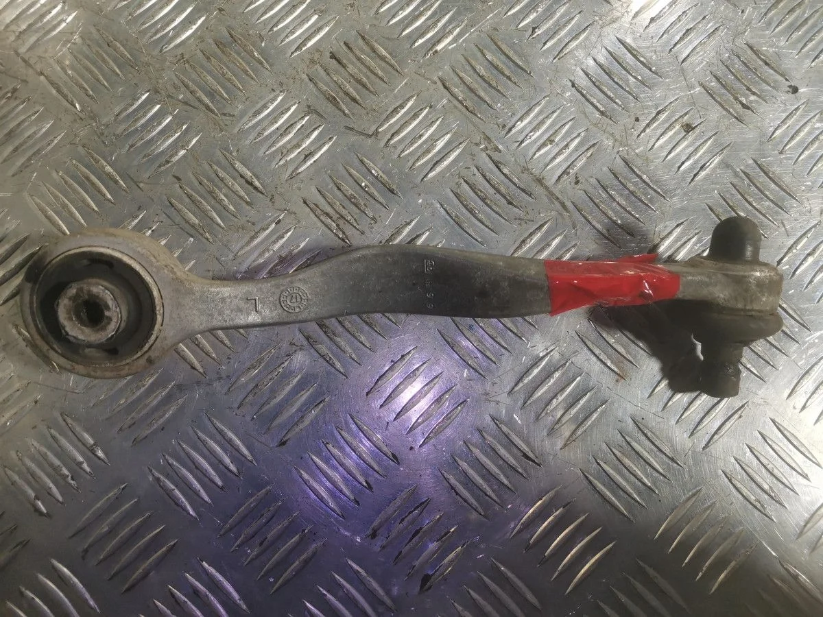 Рычаг передний левый Audi A6 C5