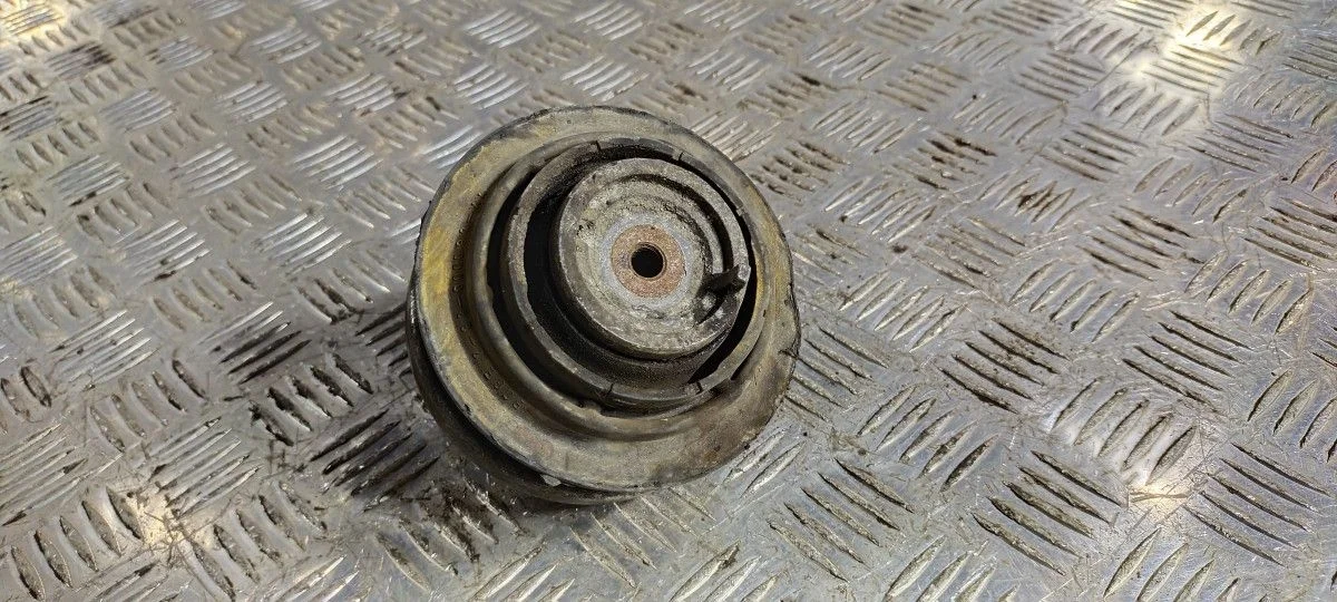 Подушка крепления двигателя Mercedes C-Class w210