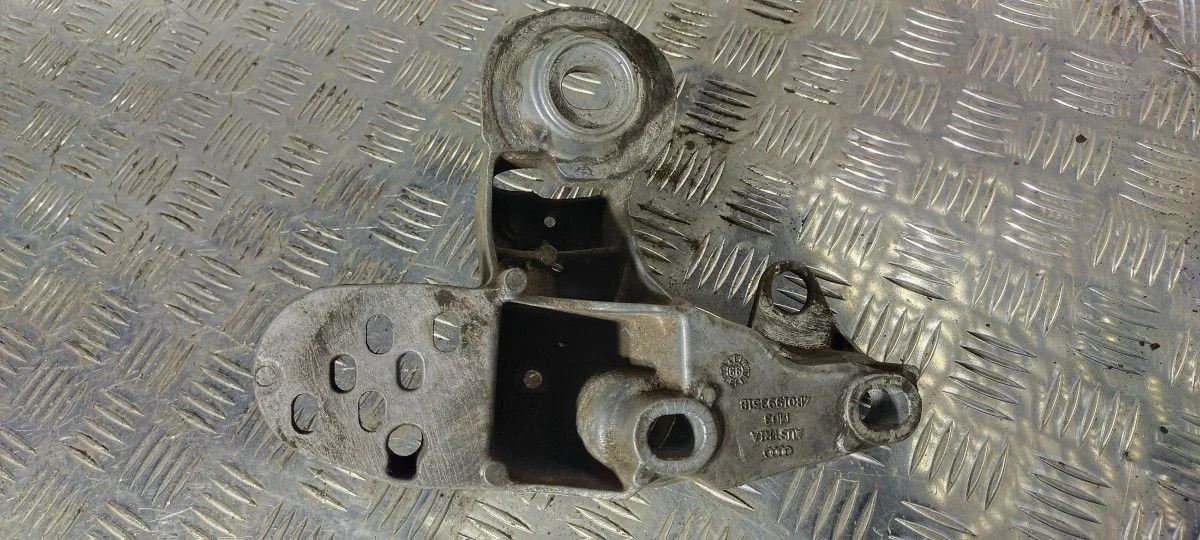 Кронштейн двигателя Volkswagen Passat B5+