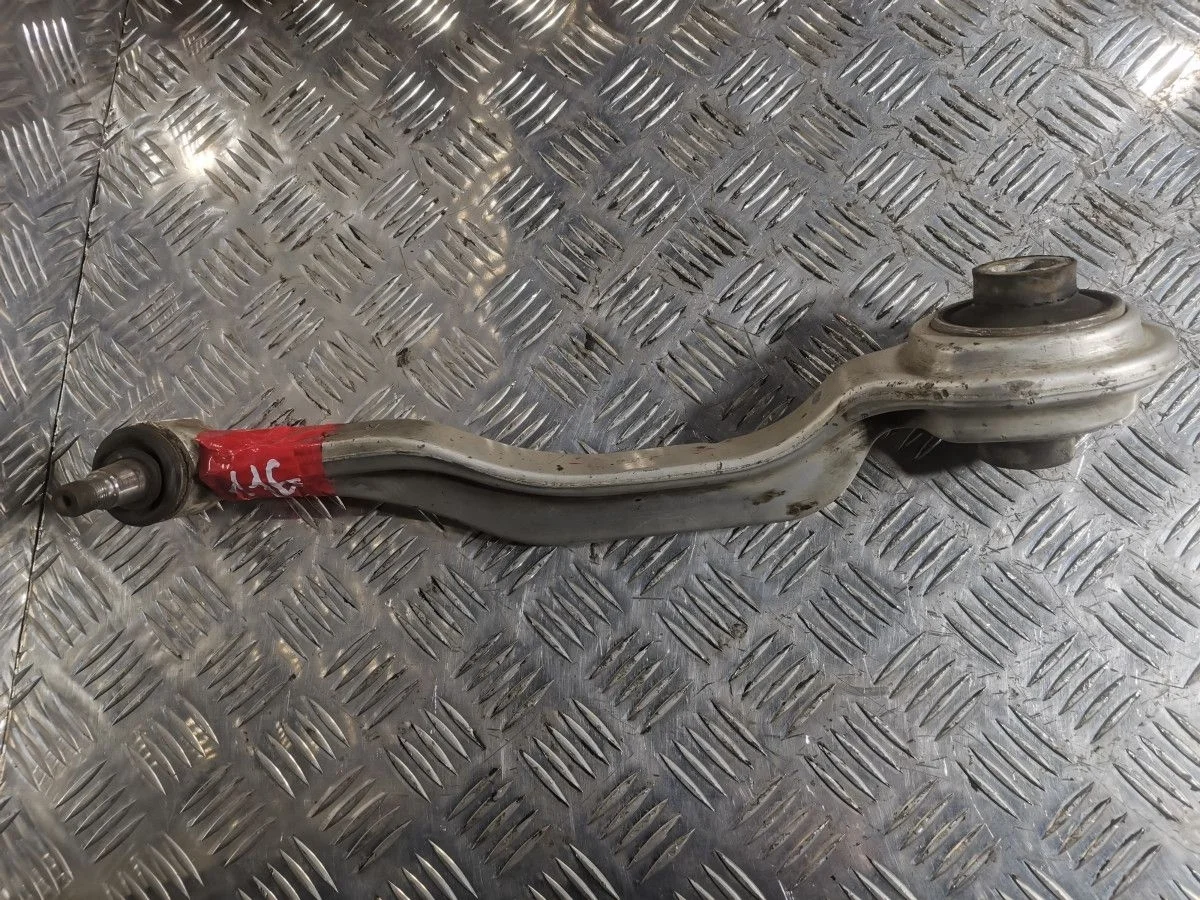 Передний нижний правый рычаг Mercedes Benz W211