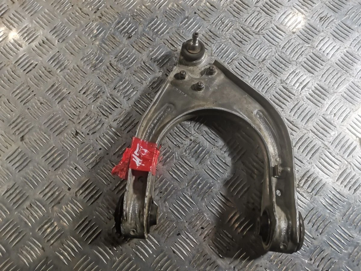 Передний верхний правый рычаг Mercedes Benz W211