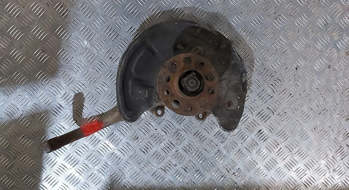 Кулак поворотный правый мерседес 211 mercedes w211