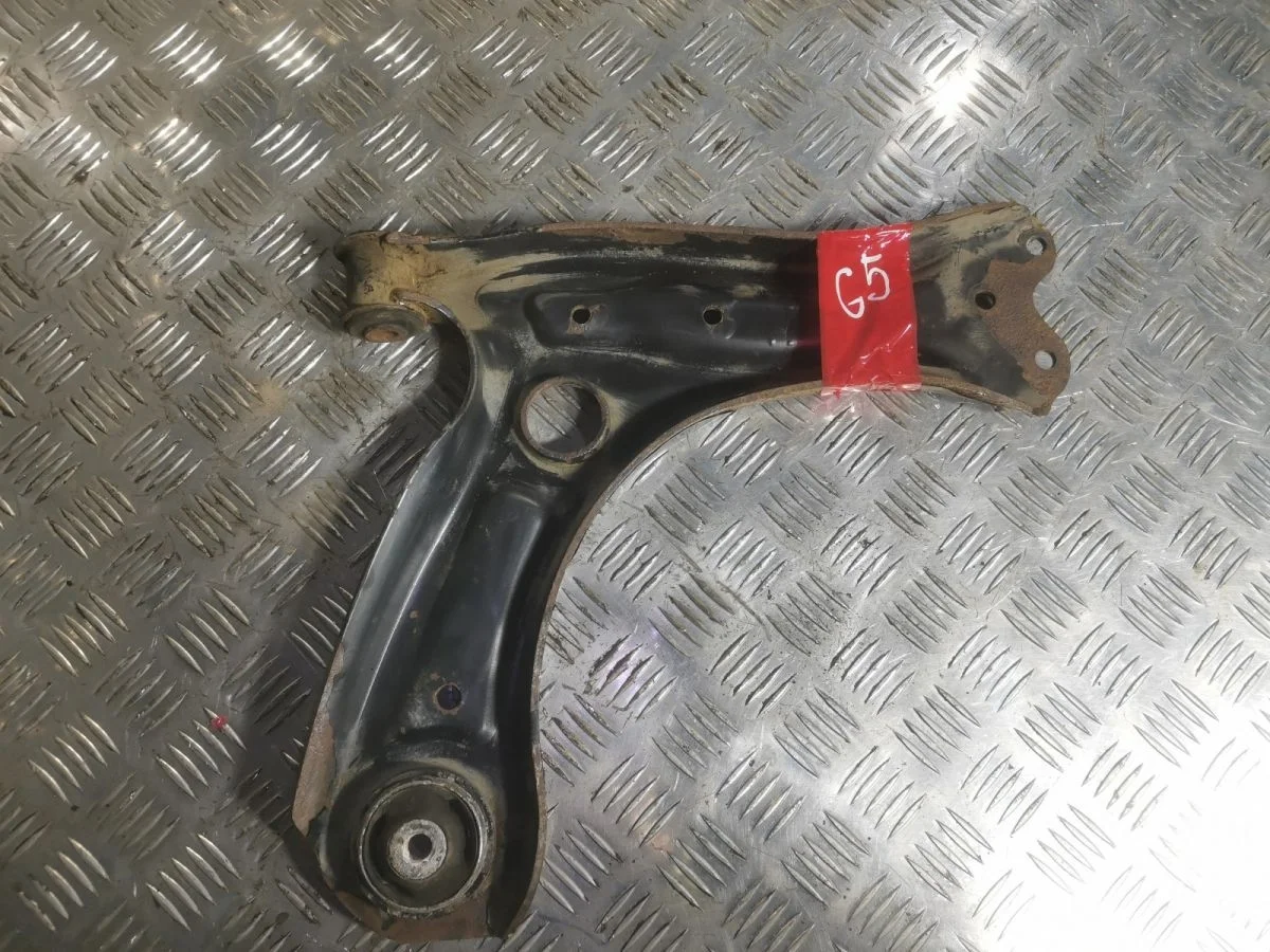 Рычаг передний левый VW Polo