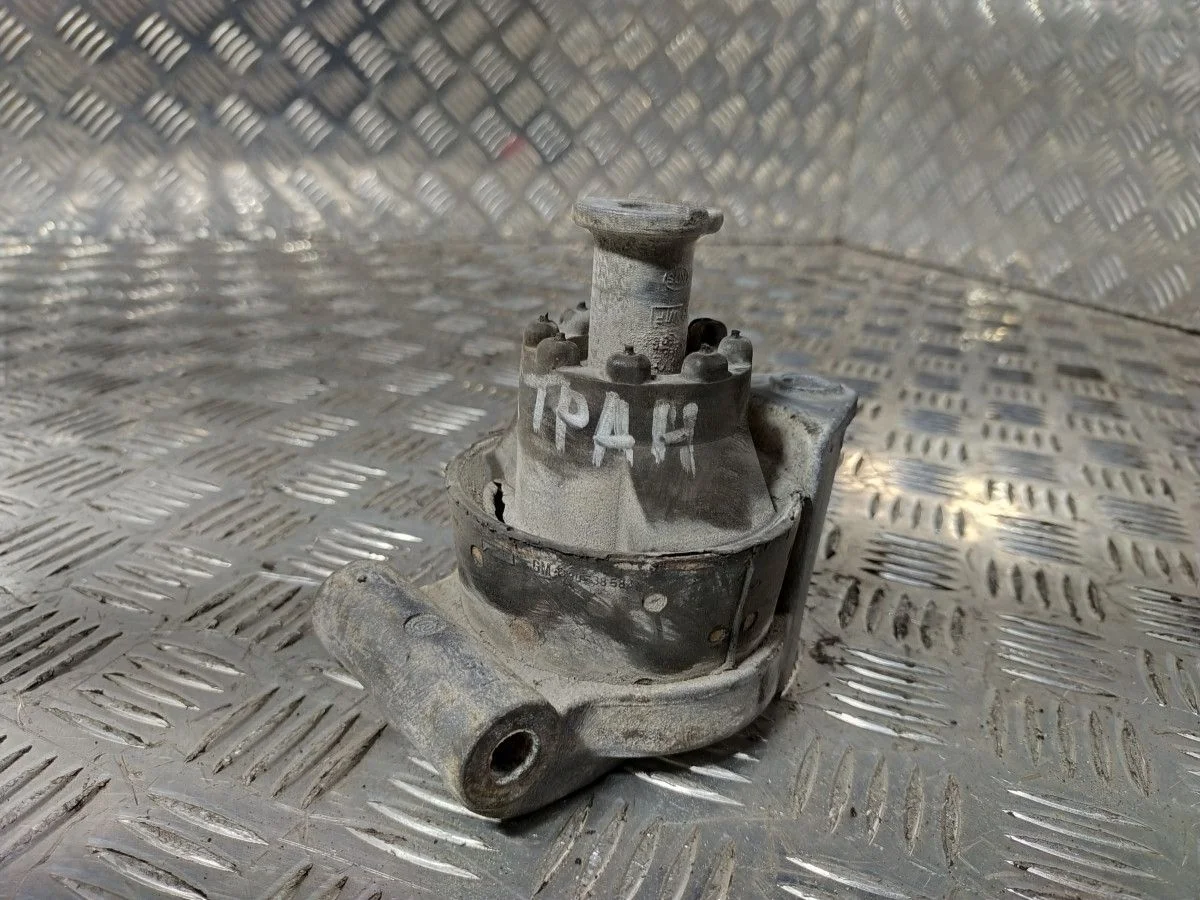 Подушка крепления двигателя Opel Astra