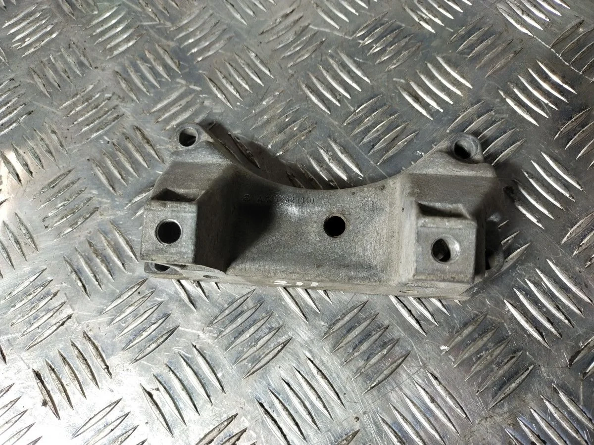 Кронштейн КПП задний Mercedes-Benz W211