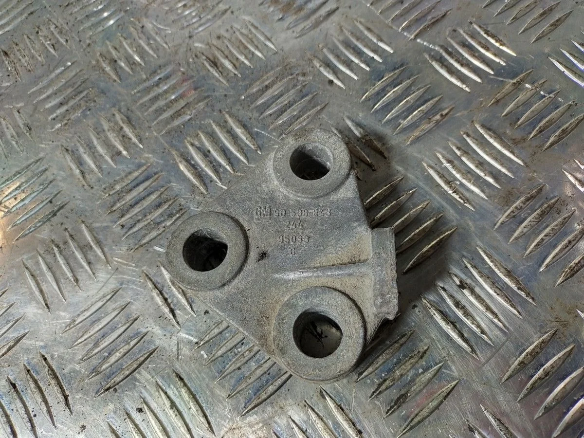 Кронштейн опоры двигателя OPEL Astra H