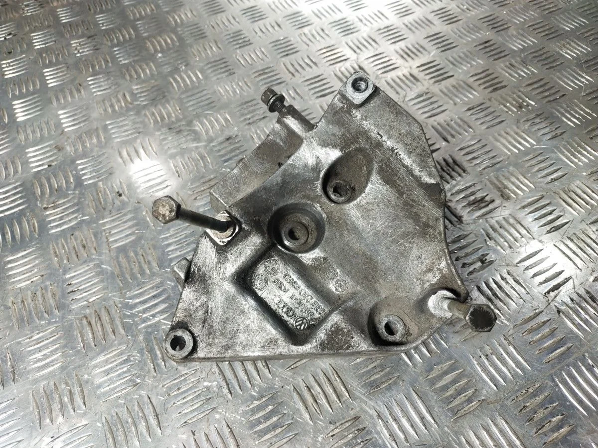 Кронштейн компрессора кондиционера Volkswagen