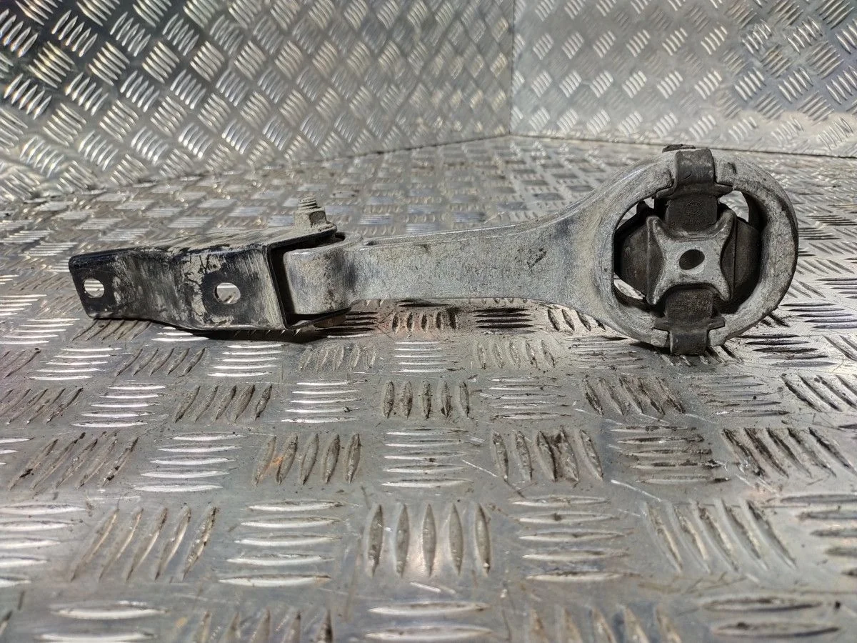 Подушка двигателя задняя Volkswagen Polo