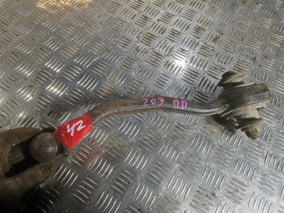 Рычаг передний правый Mercedes-Benz W203