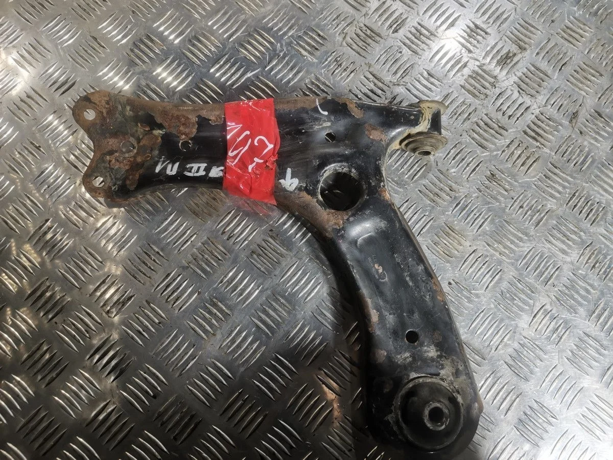 Рычаг передний левый Skoda Fabia II