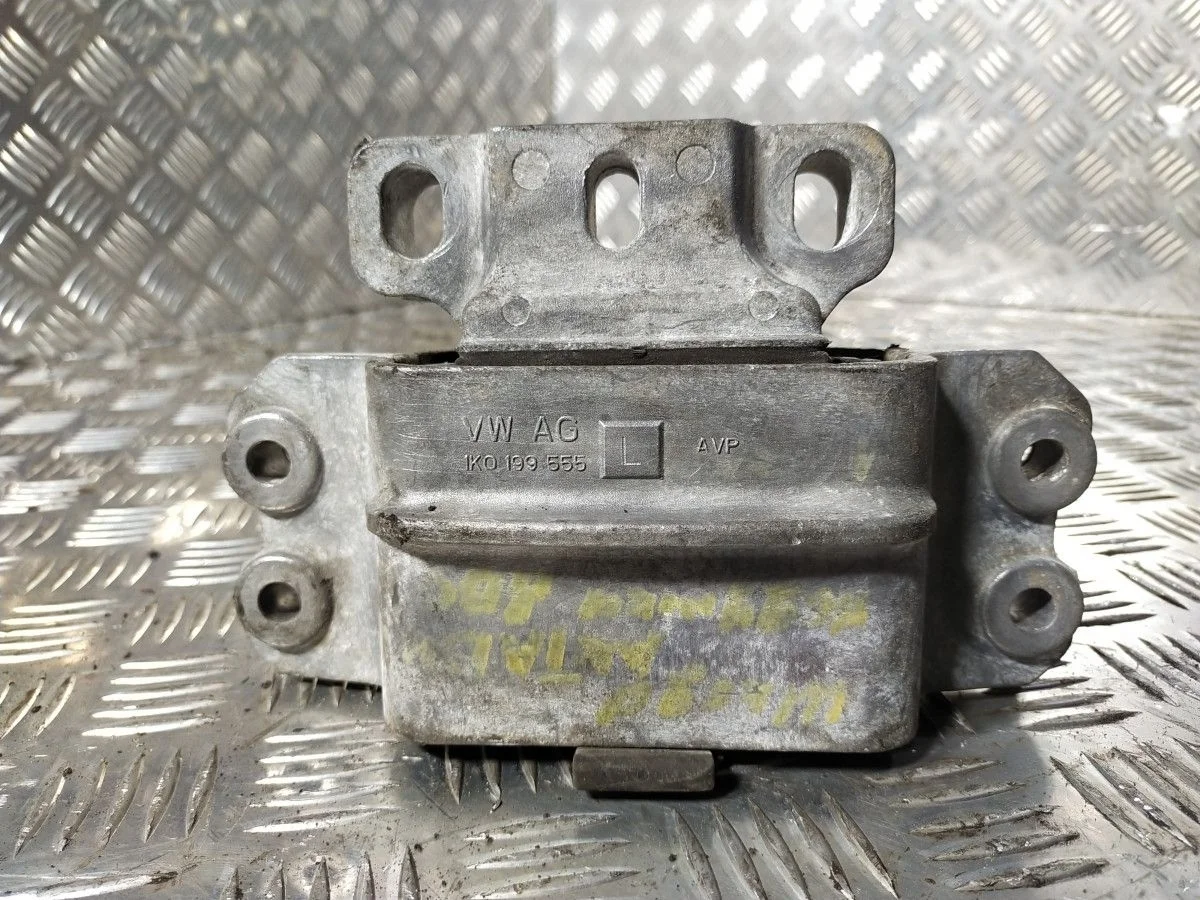 Подушка двигателя, левая Skoda Octavia A5