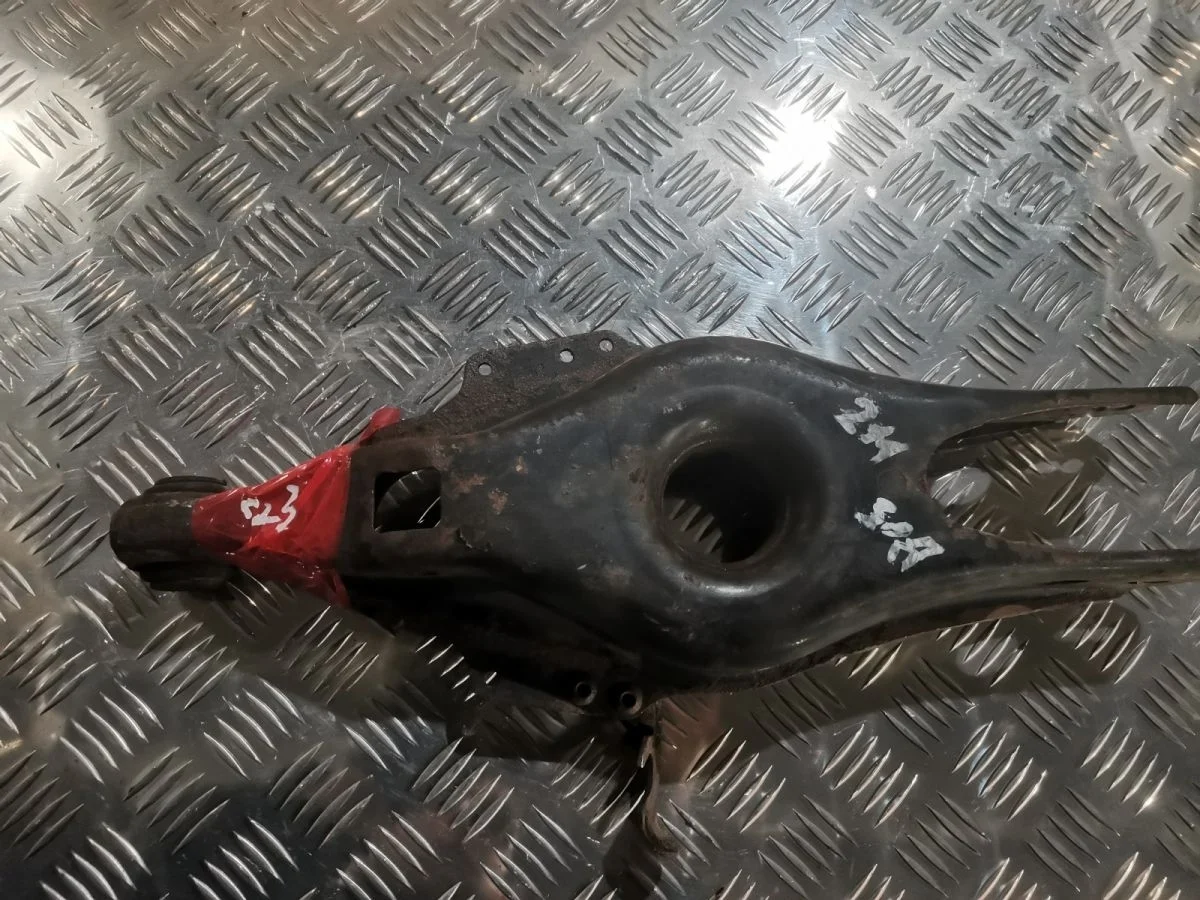 Рычаг задний нижний левый Mercedes Benz W211