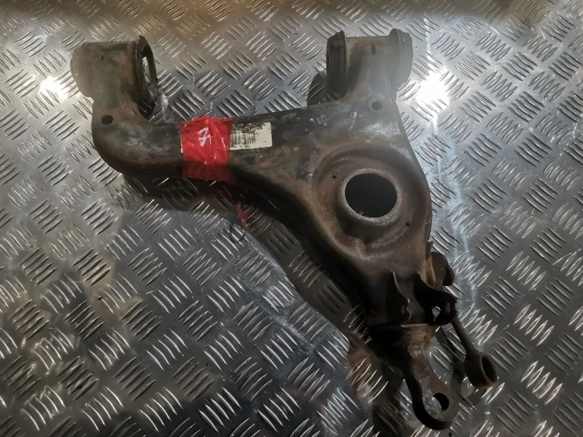 Рычаг передний левый нижний Mercedes W210