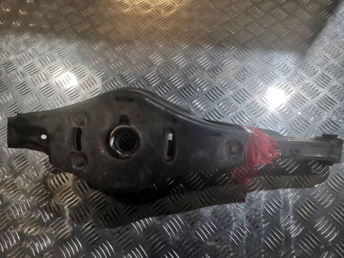 Рычаг задний левый под пружину VW Jetta 5