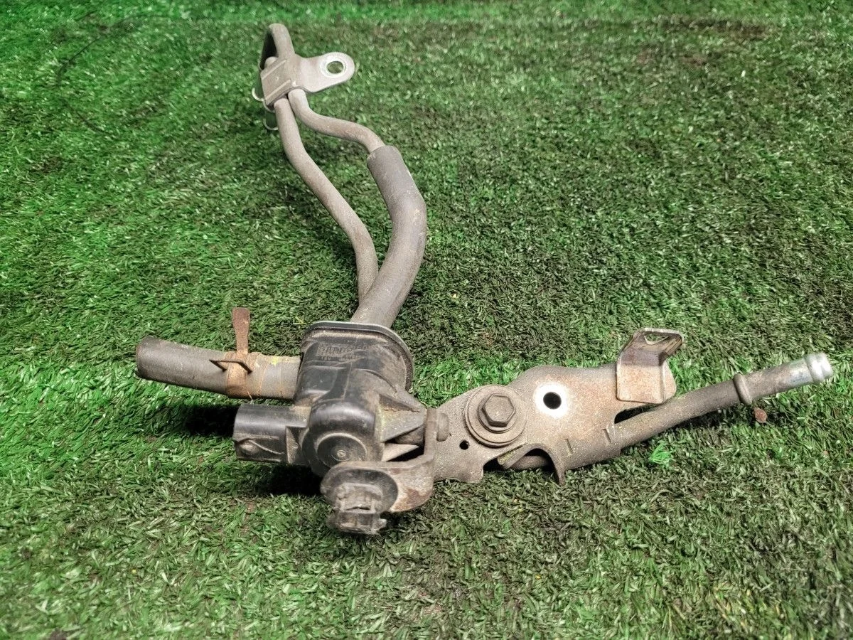 Клапан вакуумный на Rav4