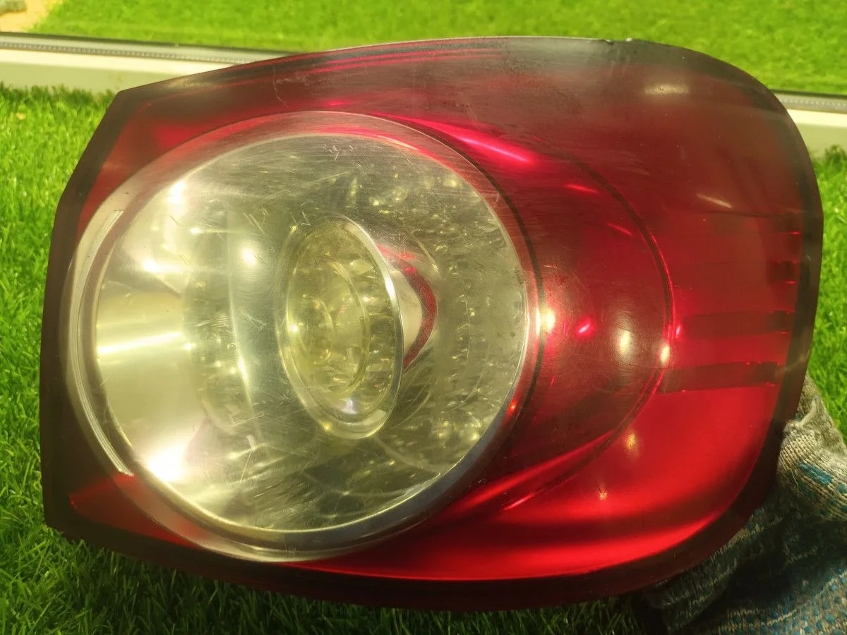 Фонарь задний правый наружный  VW Golf 5+