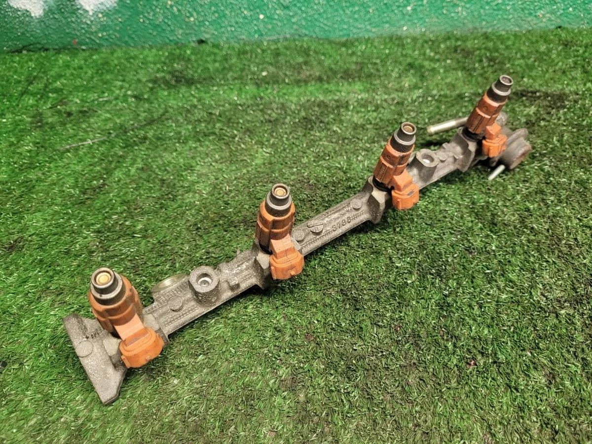 Форсунка топливная на Mitsubishi Carisma 4G92