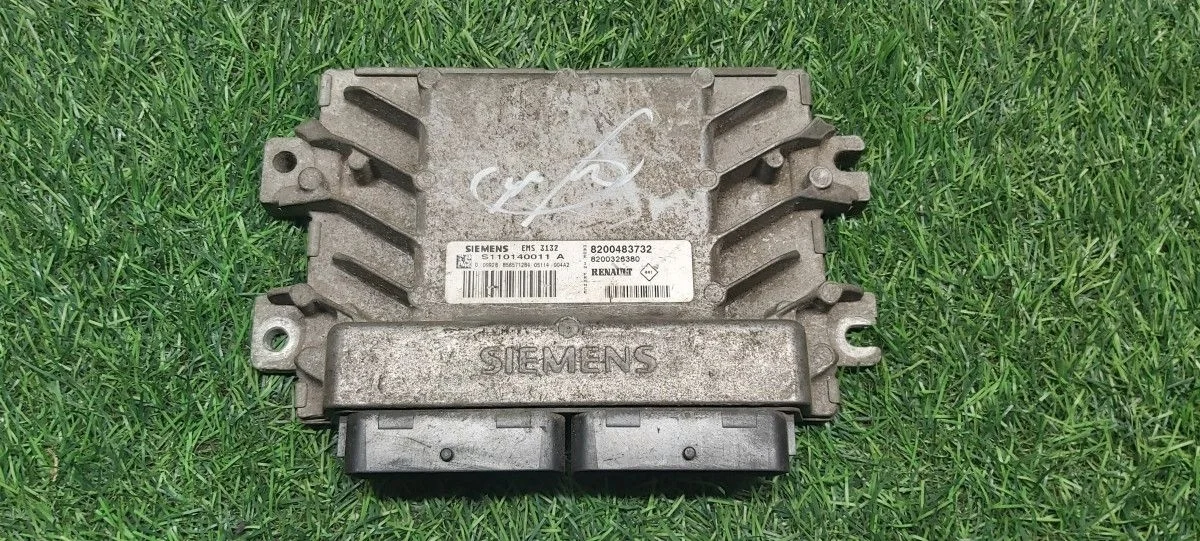 Блок управления двигателем Renault Logan 1