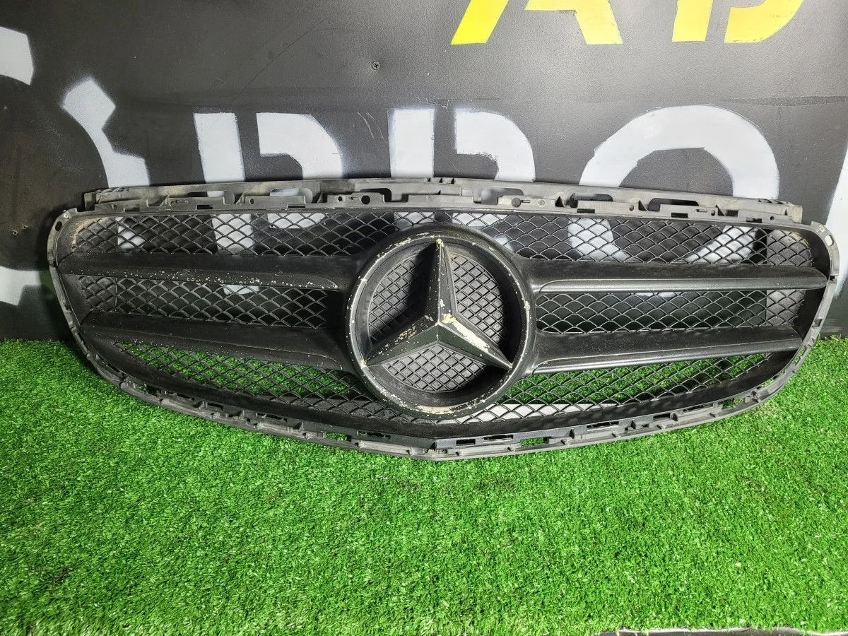 Решетка радиатора на Mercedes W212 AMG