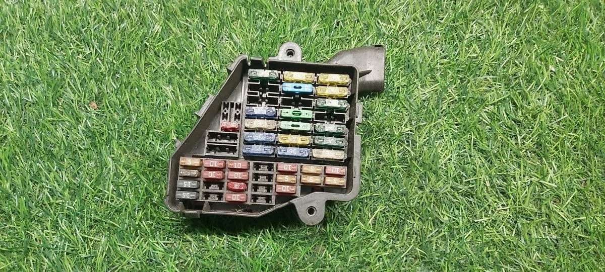 Блок предохранителей Audi A6 C5