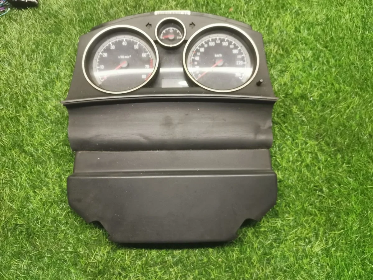 Панель приборов Opel Astra H