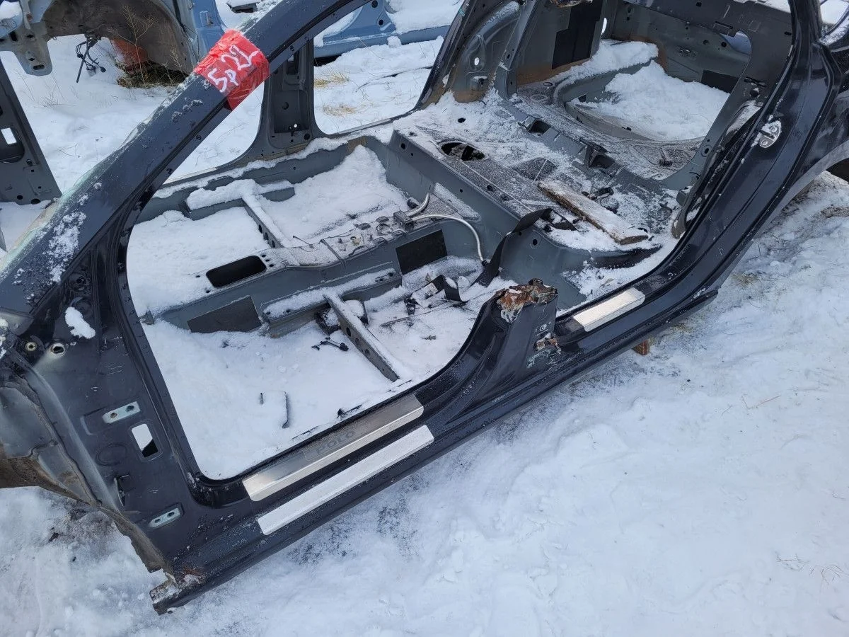 Порог левый на VW Polo