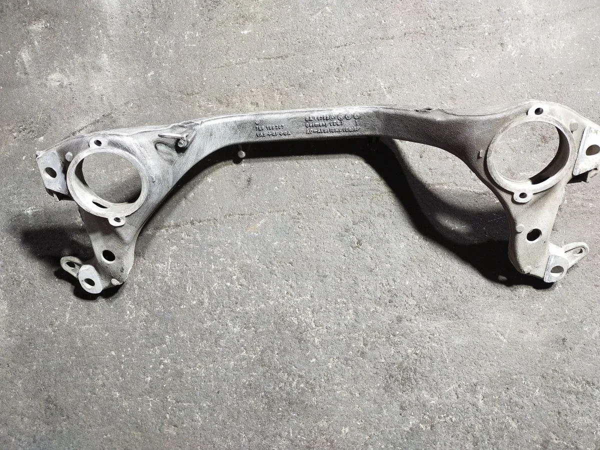 Балка поперечная Volkswagen Touareg