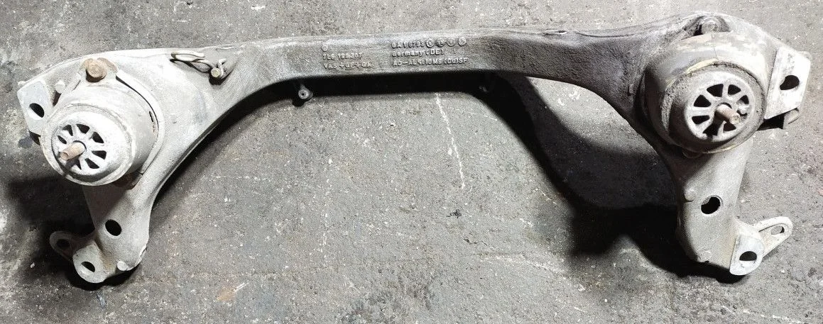 Балка поперечная Volkswagen Touareg