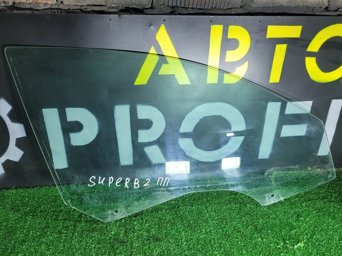 Стекло двери передней правой на Skoda SuperB 2