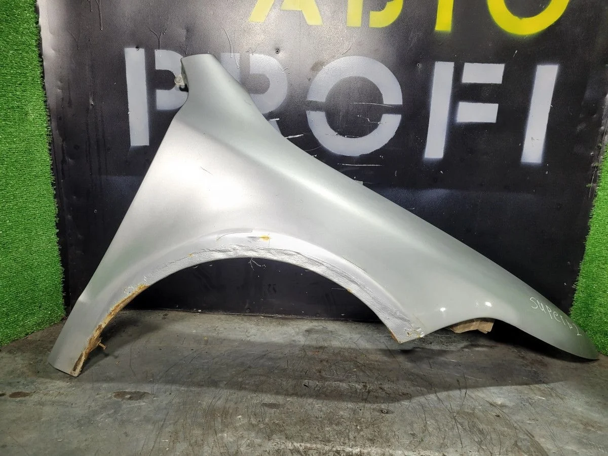 Крыло переднее правое на Skoda SuperB 2