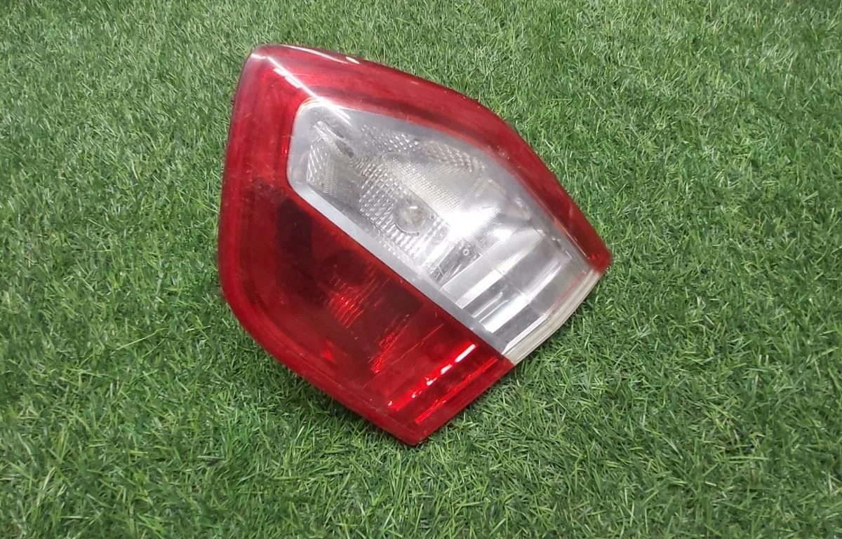 Фонарь на крышку багажника задний правый Renault