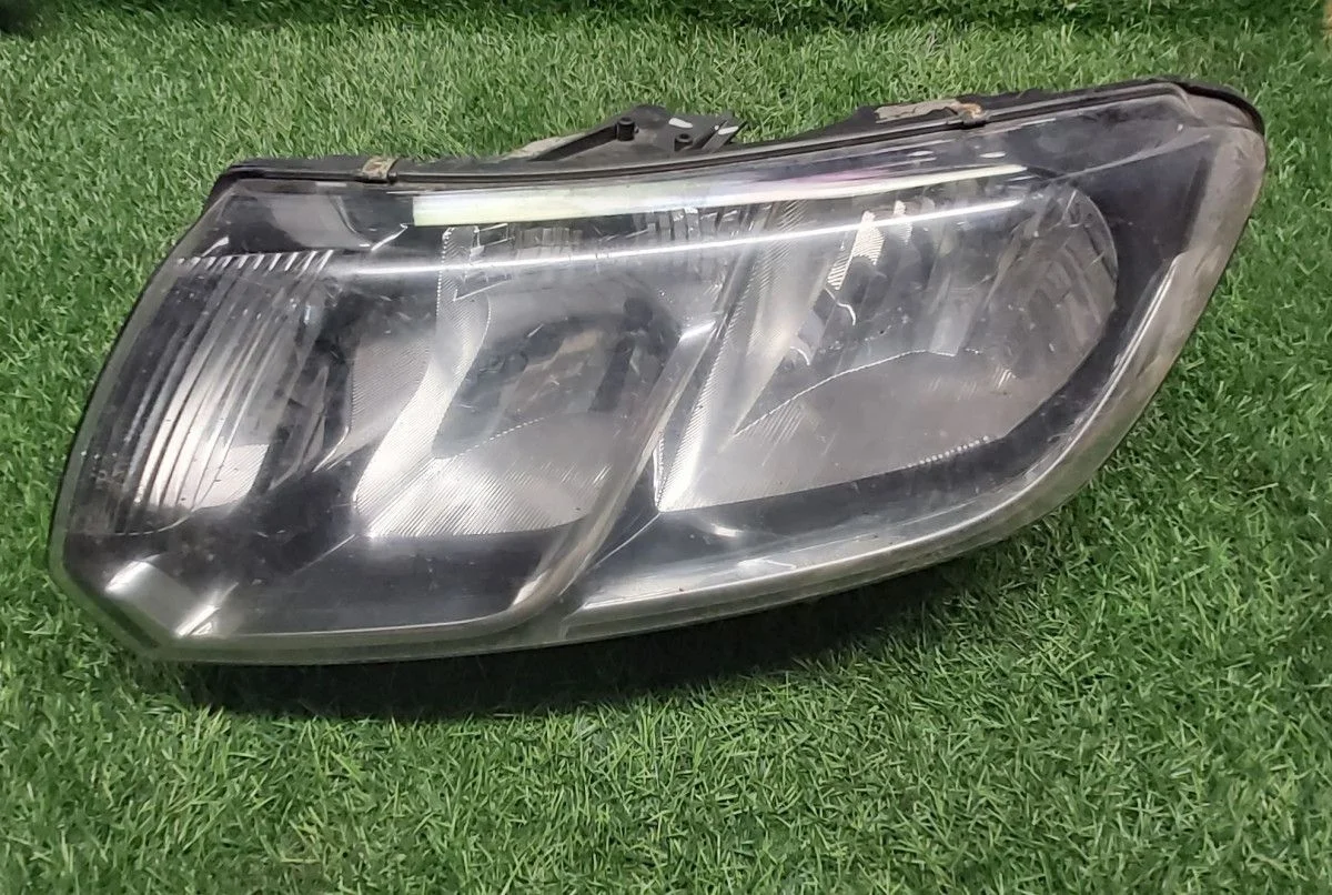 Фара левая Renault Logan II