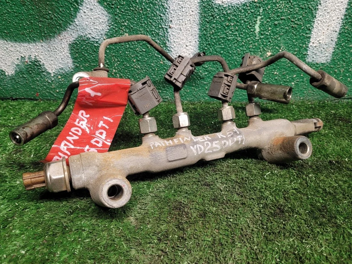 Топливная рампа на Nissan Pathfinder 2.5 дизель