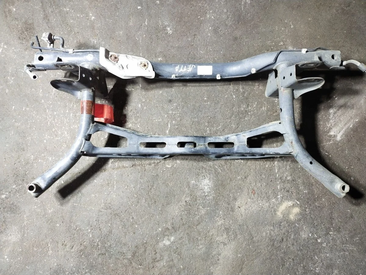 Подрамник Volkswagen Jetta задний