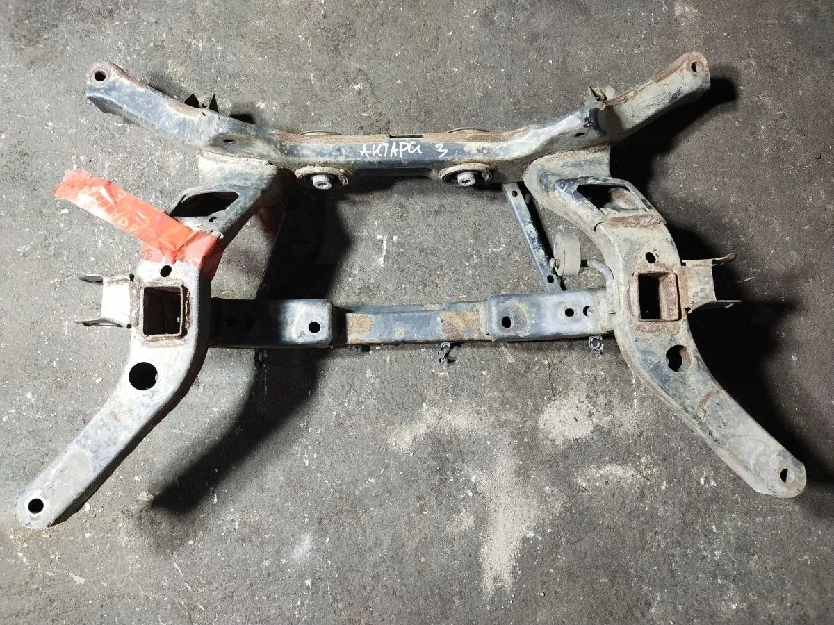 Подрамник задний Opel Antara