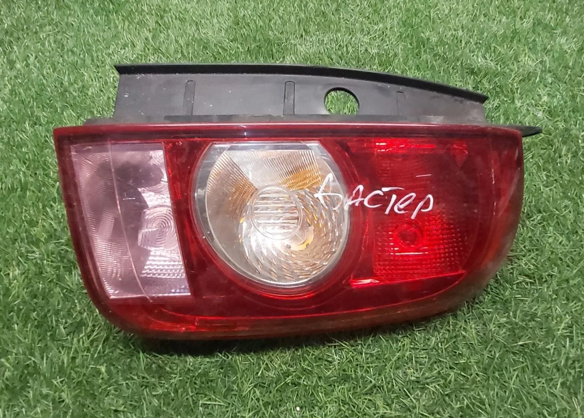 Фонарь задний правый renault duster