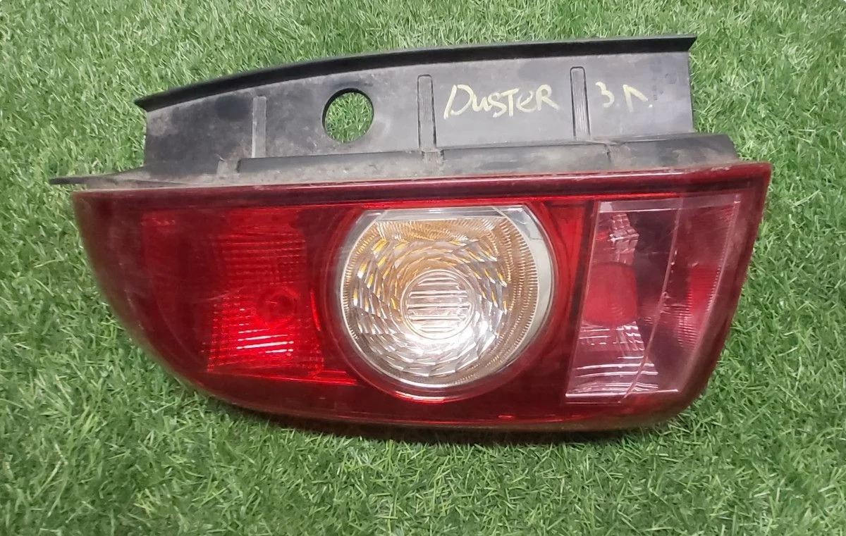 Фонарь задний Renault Duster (2010-2015) левый