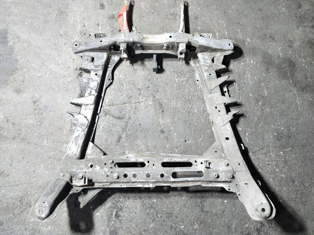 Подрамник Renault Scenic I