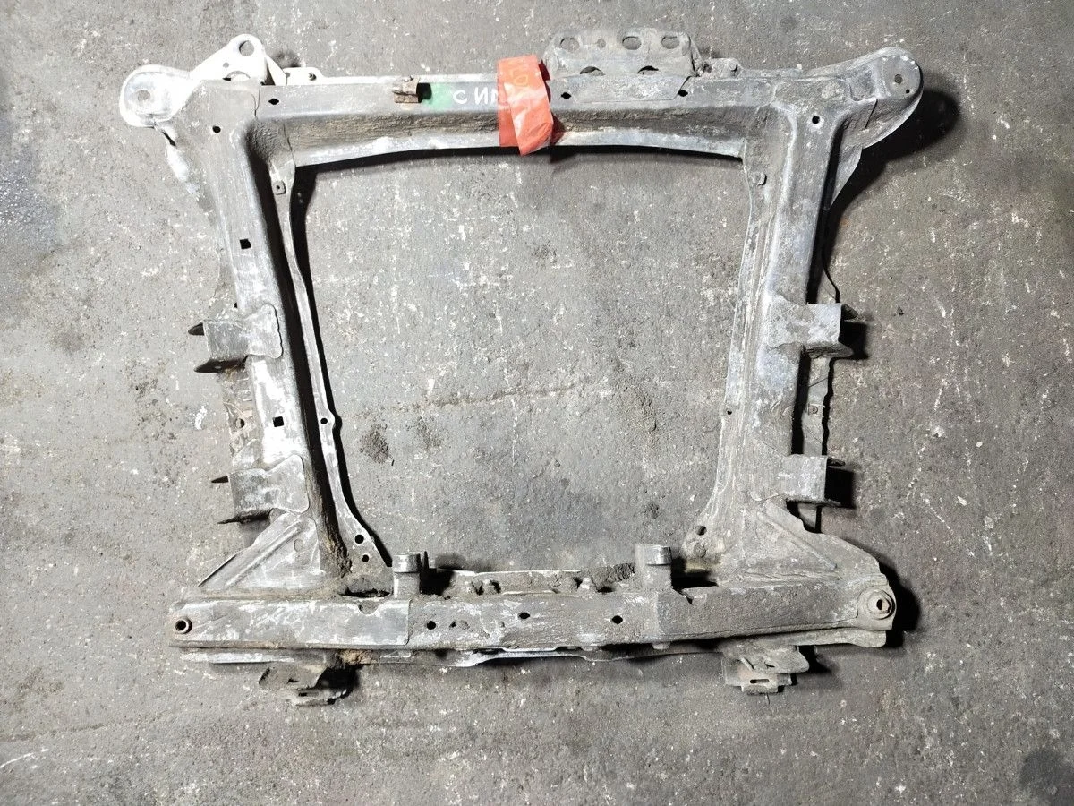 Подрамник Renault Symbol I (1999—2002)