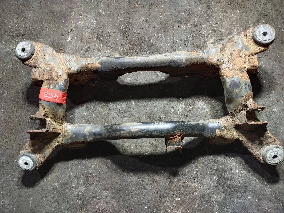 Подрамник задний Audi A6 Allroad C5