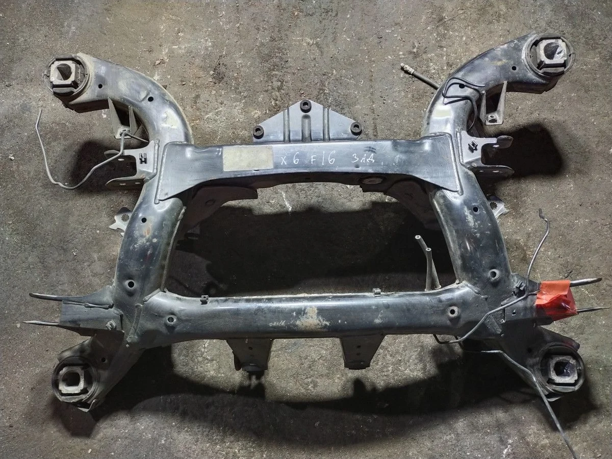 Подрамник задний Bmw X6